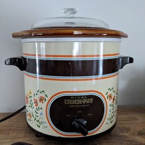 Vintage crockpot